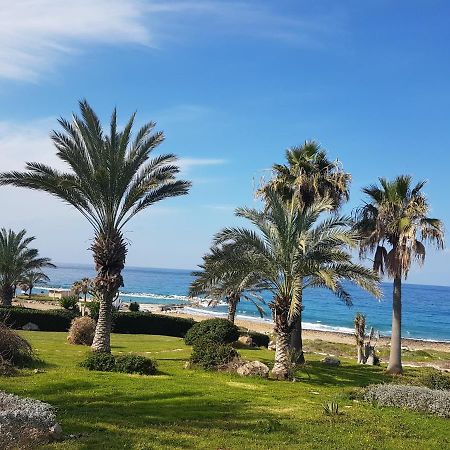 Sea Front Villa Kristina Klorakas Екстериор снимка