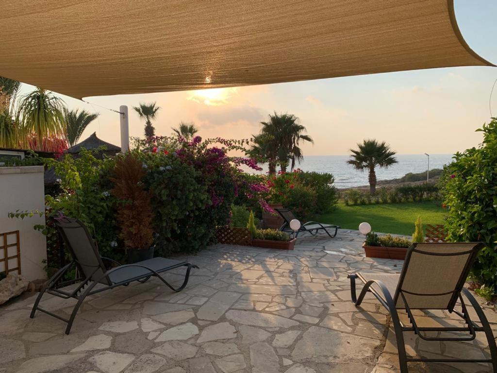 Sea Front Villa Kristina Klorakas Екстериор снимка