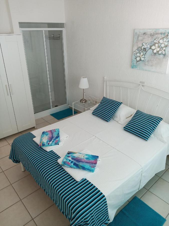 Sea Front Villa Kristina Klorakas Екстериор снимка